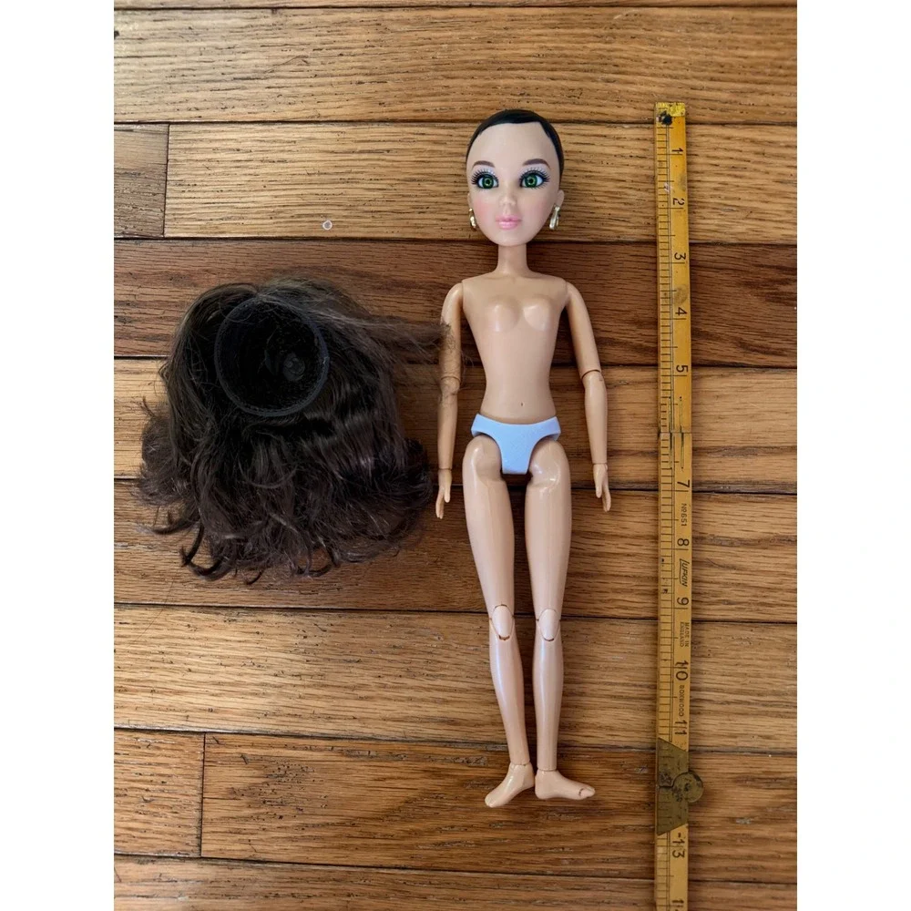Spin Master Liv Doll Sophie 2009 Brunette Removable Wig Green Eyes Articulated‎
